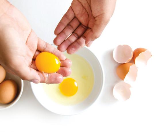 Kuidas kiiresti jagada palju mune munakollased ja valged. Fotod - Yandex. pildid