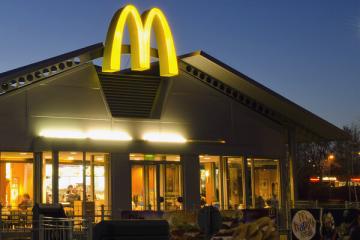 Paljastused McDonald'sis töötamise kohta: teated tualetis käimisest, müüdid prussakatest, tasuta kommidest ja konfliktidest ülemustega