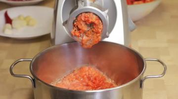Tomatid mädarõika kastmega talveks ilma toiduvalmistamiseks. Kasulik maik "Gorlodor"