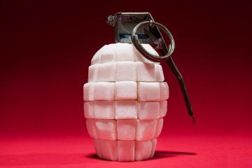 Eksperdid on leidnud, et suhkru - on peamine materjal vähirakkude kasvu