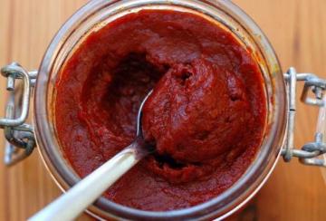Kuidas teha tomati pasta küüslaugu talveks. lemmik retsept