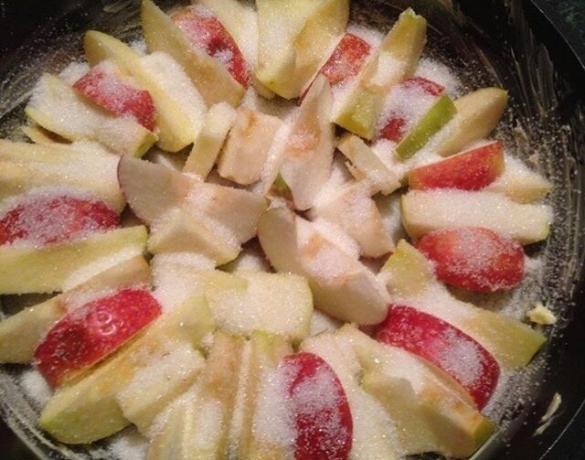 Enne küpsetamist õunad.