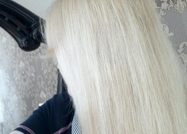 Fotod SmiKorina jaoks Yandex Zen. Pildistatud juuksed kohe pärast taotluse mask. Juuste kuivada loomulikult.